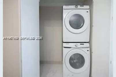 711 NE 23rd Ter #406, Miami, FL 33137 - Photo 9