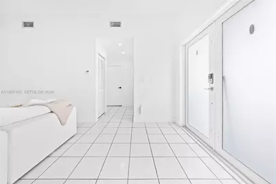 8865 NW 110th St, Hialeah Gardens, FL 33018 - Photo 23