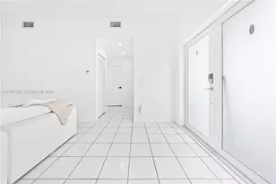 8865 NW 110th St, Hialeah Gardens, FL 33018 - Photo 23