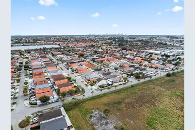 8865 NW 110th St, Hialeah Gardens, FL 33018 - Photo 33