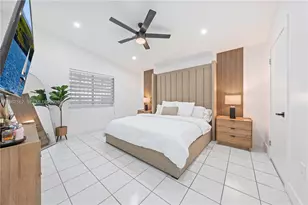 8865 NW 110th St, Hialeah Gardens, FL 33018 - Photo 11