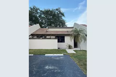 1571 NW 98th Way #1571, Pembroke Pines, FL 33024 - Photo 1