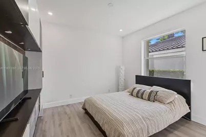 1774 Harbor Pointe Circle, Weston, FL 33327 - Photo 3