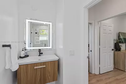 1774 Harbor Pointe Circle, Weston, FL 33327 - Photo 9