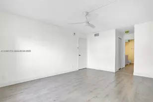 230 Lakeview Dr, Weston, FL 33326 - Photo 7