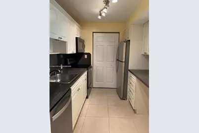 230 Lakeview Dr #107, Weston, FL 33326 - Photo 9