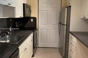 230 Lakeview Dr, Weston, FL 33326 - Photo 9