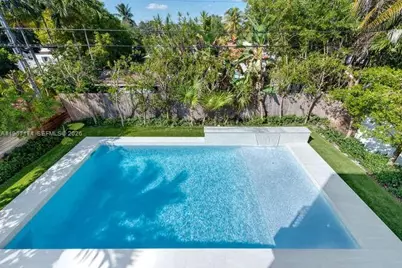 1325 Bay Dr, Miami Beach, FL 33141 - Photo 19