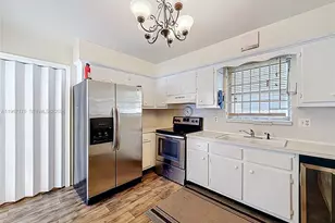 450 S Highland Ct, Hollywood, FL 33021 - Photo 17