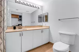 1750 N Bayshore Dr, Miami, FL 33132 - Photo 17