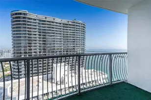 1750 N Bayshore Dr, Miami, FL 33132 - Photo 19