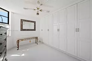 8100 Byron Ave, Miami Beach, FL 33141 - Photo 19