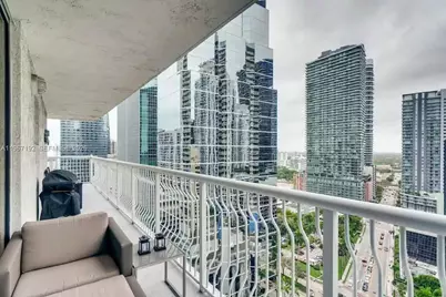 1200 Brickell Bay Dr #3923, Miami, FL 33131 - Photo 3