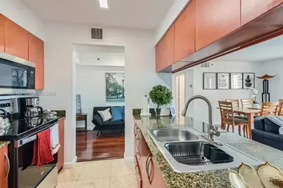 1200 Brickell Bay Dr #3923, Miami, FL 33131 - Photo 7