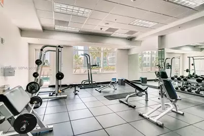 1200 Brickell Bay Dr #3923, Miami, FL 33131 - Photo 17