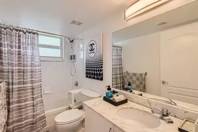 1200 Brickell Bay Dr #3923, Miami, FL 33131 - Photo 15
