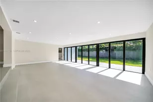 910 W 47th Ct, Miami Beach, FL 33140 - Photo 13