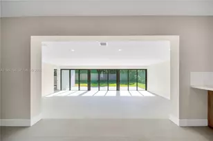 910 W 47th Ct, Miami Beach, FL 33140 - Photo 11