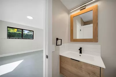 910 W 47th Ct, Miami Beach, FL 33140 - Photo 25