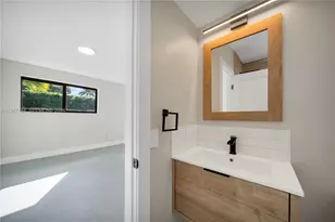 910 W 47th Ct, Miami Beach, FL 33140 - Photo 25