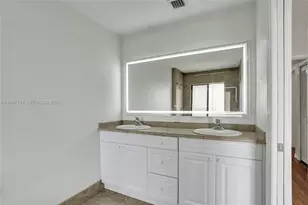 2689 NE 165th St, North Miami Beach, FL 33160 - Photo 41