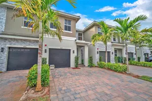 142 SW 170th Ave, Pembroke Pines, FL 33027 - Photo 3