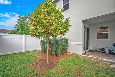 142 SW 170th Ave, Pembroke Pines, FL 33027 - Photo 23