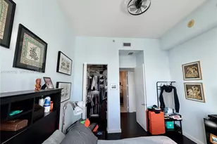 185 SW 7th St, Miami, FL 33130 - Photo 9