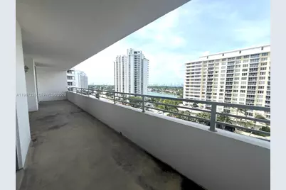 5555 Collins Ave #9Y, Miami Beach, FL 33140 - Photo 9