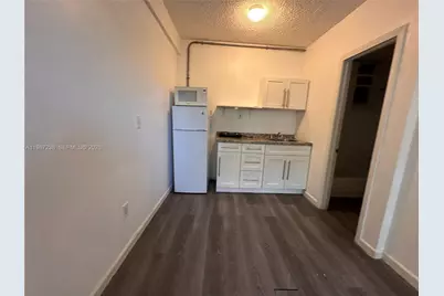 552 NW 1st St #3, Miami, FL 33128 - Photo 1