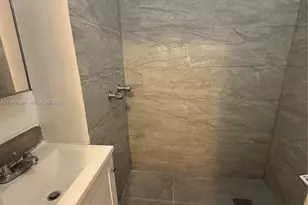 552 NW 1st St, Miami, FL 33128 - Photo 5