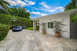 736 W 51st St, Miami Beach, FL 33140 - Photo 5