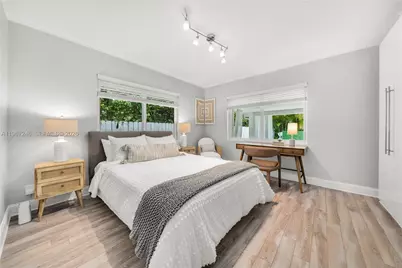 736 W 51 St, Miami Beach, FL 33140 - Photo 15