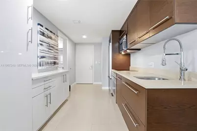 495 Brickell Ave #1608, Miami, FL 33131 - Photo 7