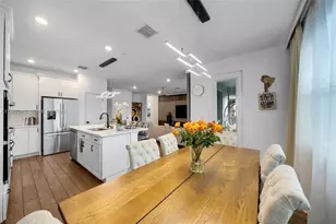 2454 Primrose Pl, Oakland Park, FL 33309 - Photo 11