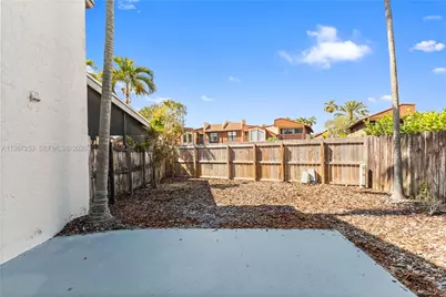 6502 SW 114th Ave, Miami, FL 33173 - Photo 11