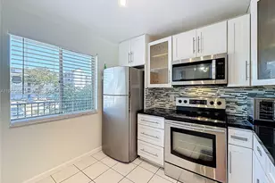 8740 N Sherman Cir, Miramar, FL 33025 - Photo 7