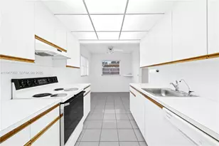 12701 SW 13th St, Pembroke Pines, FL 33027 - Photo 3