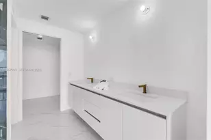 700 NE 24th St, Miami, FL 33137 - Photo 15