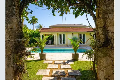 4867 SW 82nd St, Miami, FL 33143 - Photo 9