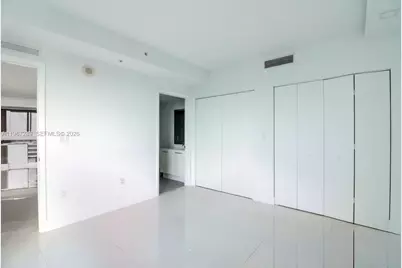 92 SW 3rd St #2706, Miami, FL 33130 - Photo 3