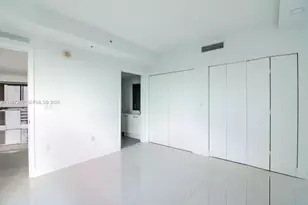 92 SW 3rd St, Miami, FL 33130 - Photo 3