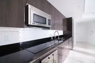 92 SW 3rd St, Miami, FL 33130 - Photo 9