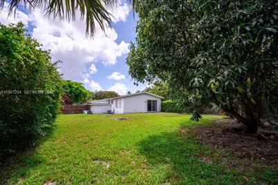 11600 NE 6th Ave, Biscayne Park, FL 33161 - Photo 21