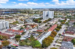 10881 SW 6th St, Sweetwater, FL 33174 - Photo 27