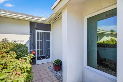 10681 Greenbriar Ct, Boca Raton, FL 33498 - Photo 5