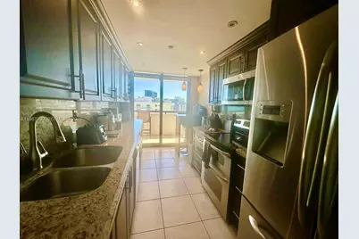 2555 Collins Ave #1914, Miami Beach, FL 33140 - Photo 5