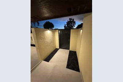 19217 NW 64th Ct #0, Hialeah, FL 33015 - Photo 29