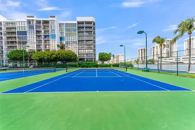 800 Parkview Dr #1007, Hallandale Beach, FL 33009 - Photo 25