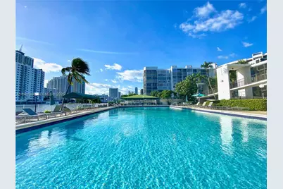 800 Parkview Dr #1007, Hallandale Beach, FL 33009 - Photo 13